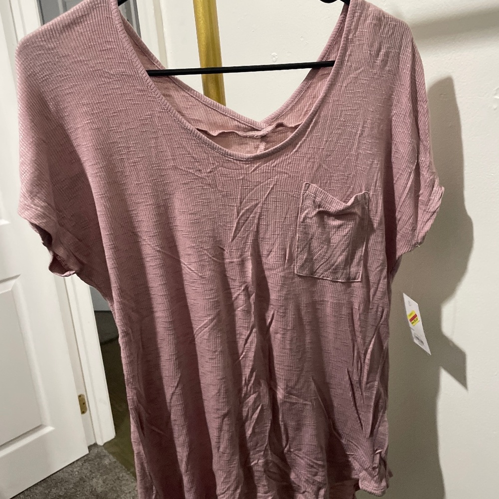 MUDD Faded Mauve Ribbed Double V Neck Tee Size S NWT